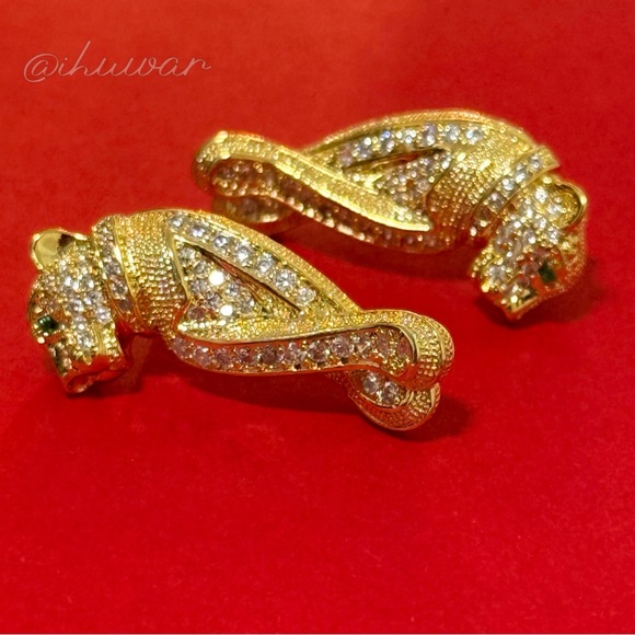 Luxurious 14k Gold Plated Panther Emerald Green Cubic Zirconia Earrings - Picture 2 of 4